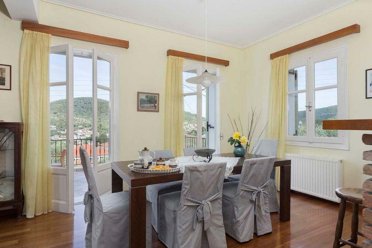 Yellow House Ithaca バティ エクステリア 写真
