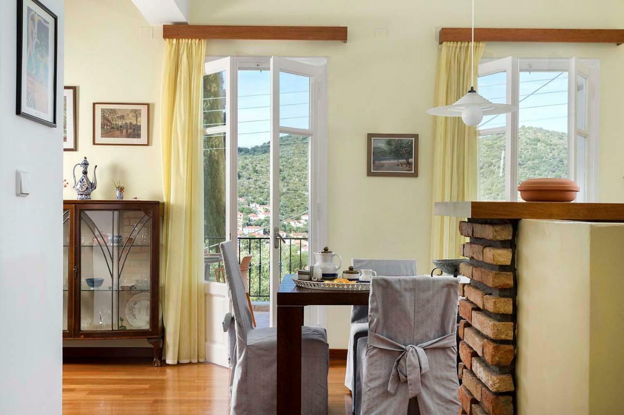 Yellow House Ithaca バティ エクステリア 写真