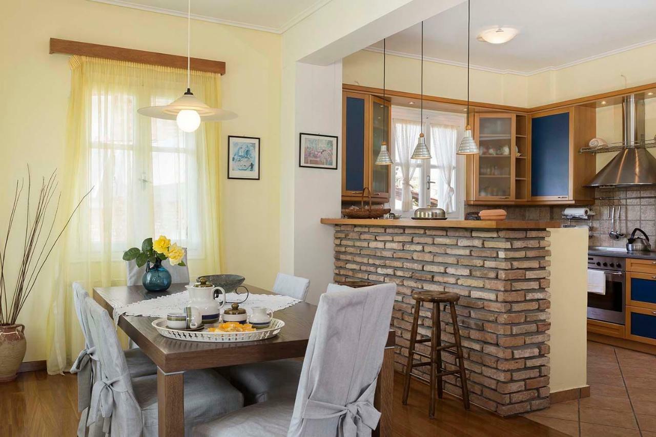 Yellow House Ithaca バティ エクステリア 写真